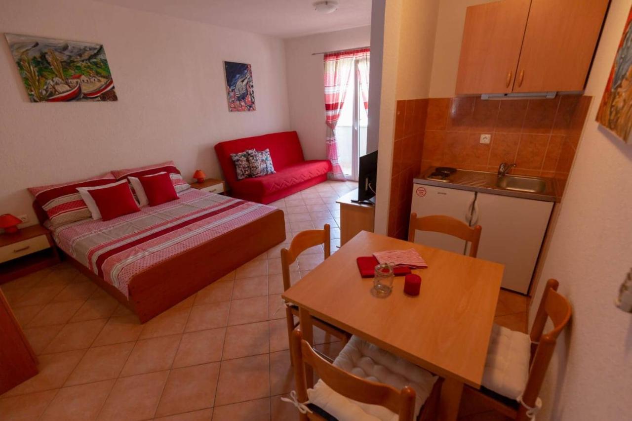 Apartments Elena Tučepi Kültér fotó