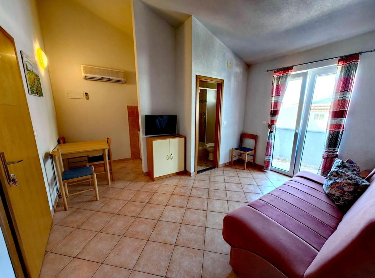 Apartments Elena Tučepi Kültér fotó